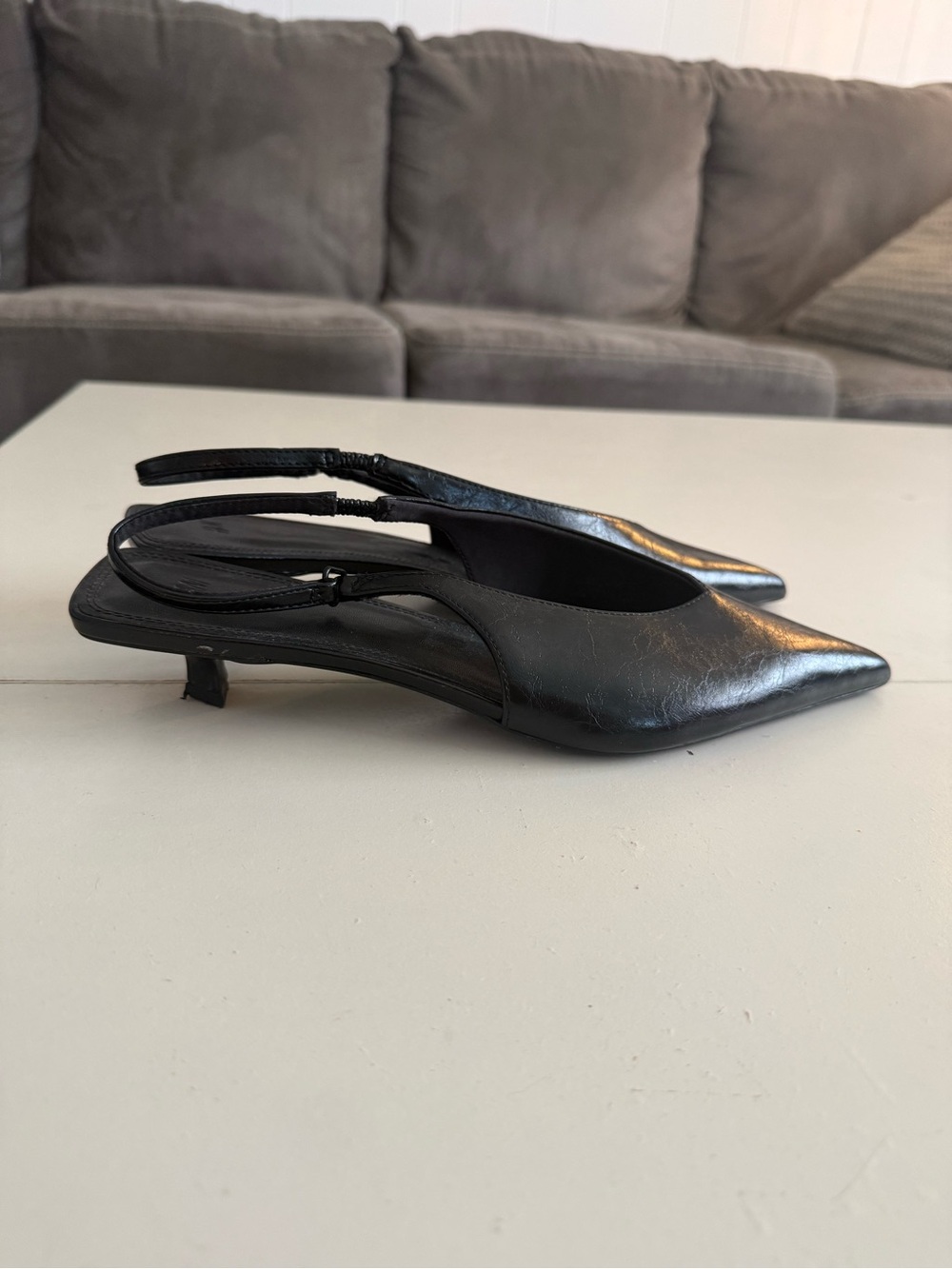 H&M Black Pointed Toe Slingback Kitten Heels Minimalist Classic Chic Sleek Basic - Picture 4 of 7